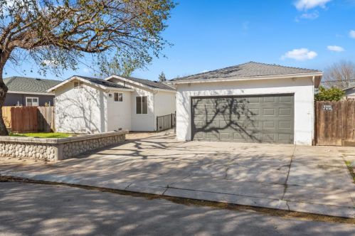 1615 Dillon Dr, Modesto, CA 95350-3707