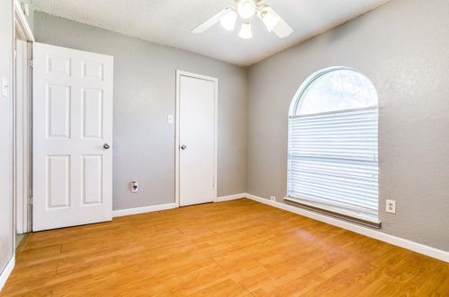 114 Amberway Ln, Garland TX 75040-3755 exterior