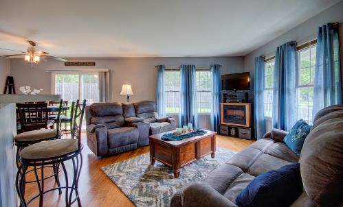 51 Wingate Ct, Oswego, IL 60543-7922