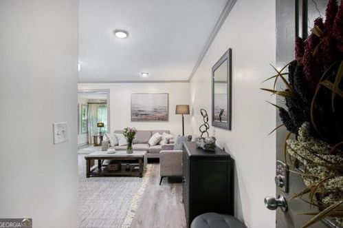178 Barone Pl, Atlanta GA  30327-1073 exterior