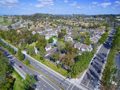 1965 Wellington Ln, Vista CA  92081-7977 exterior