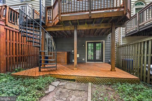 11760 Great Owl Cir, Herndon VA  20194-1169 exterior