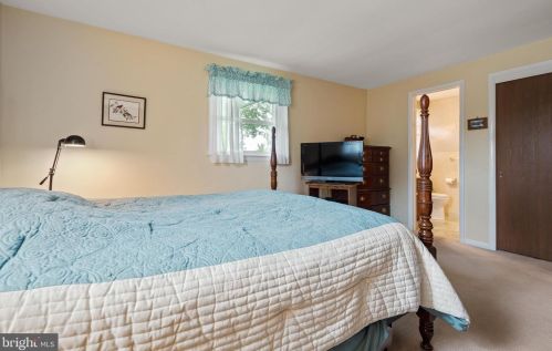 1046 Devonshire Rd, Lancaster PA  17601-1609 exterior