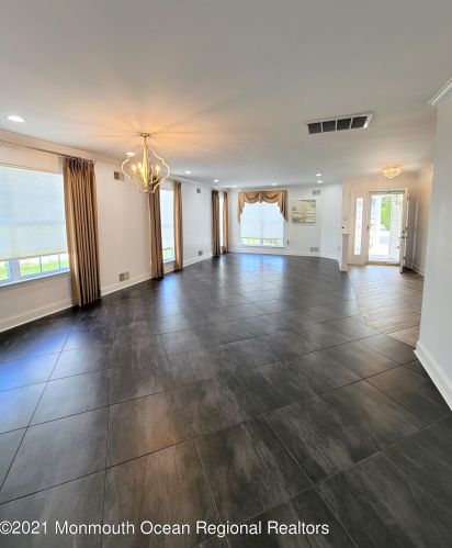 802 Southend Ct, Lakehurst, NJ 08759-4600