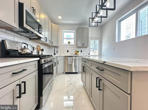 2029 22nd St, Philadelphia, PA 19121-1406