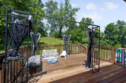 2329 Fairgreen Dr, Cincinnati OH  45238-3230 exterior