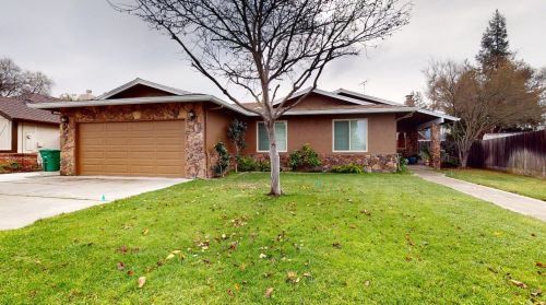 720 Montana St, Ripon, CA 95366-2123