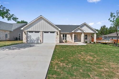 3729 Coyote Trl, Lakeside Heights, TX 78639-4033