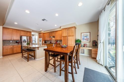 32748 Stonefield Ln, Temecula, CA 92592-7207