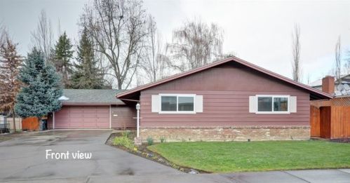 1939 Camellia Ave, Medford, OR 97504-5403