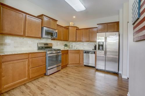1403 Lighthouse Ln, Pingree Grove IL  60140-2076 exterior