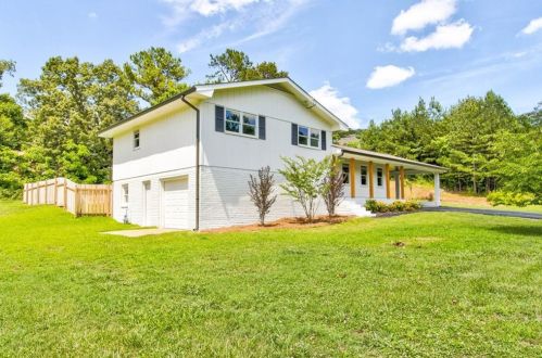 1151 Malibu Dr, Marietta, GA 30066-2839