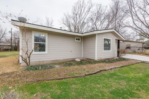 4708 Strong Ave, Fort Worth, TX 76105-4349