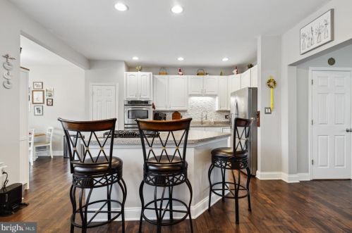 605 Mcleary Sq, Leesburg, VA 20175-5651
