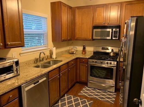 1725 Hedgestone Ct, Kennesaw, GA 30152-4491