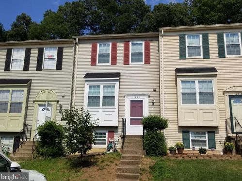 1960 Winslow Ct, Woodbridge, VA 22191-4919