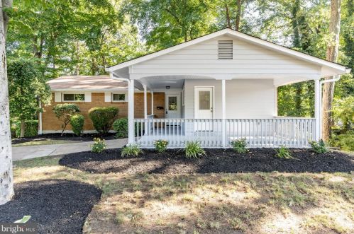 5307 Rolling Rd, Springfield, VA 22151-1109