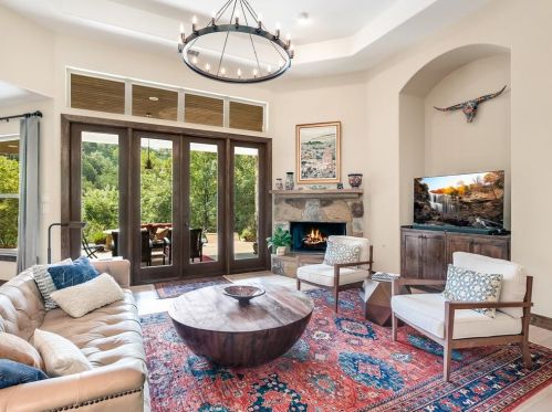1501 Cyn Edge Dr, Austin TX  78733-2000 exterior