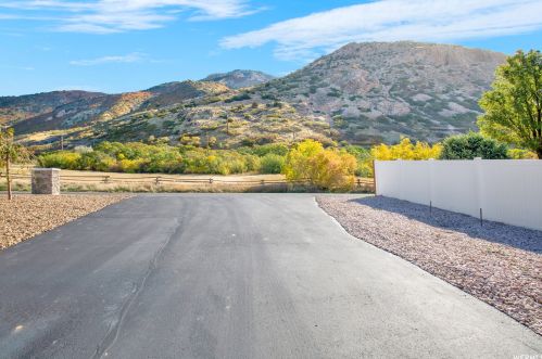 1407 Mtn Rd, Ogden UT  84404-6034 exterior