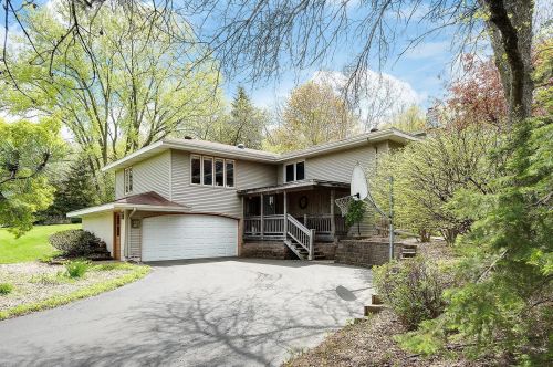 9419 Briar Rd, Minneapolis, MN 55437-1951