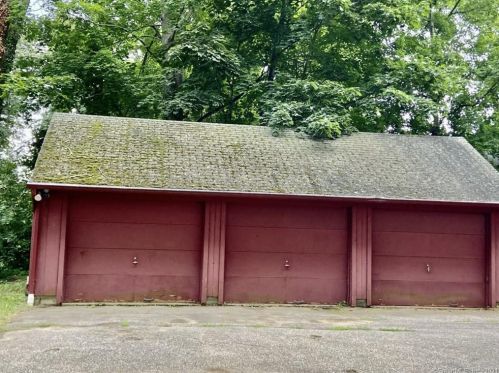 39 Windham Center Rd, North Windham, CT 06280-1342