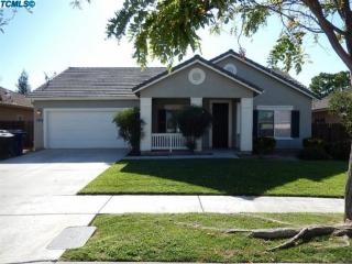 2478 Almaden St, Tulare, CA 93274-0867
