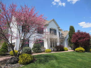 140 Top Of The World Way, Green Brook, NJ 08812-1839