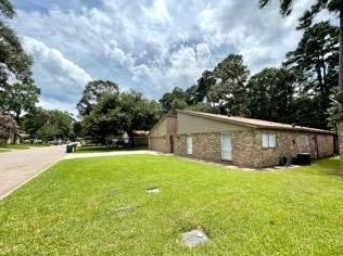123 Foster Oaks Dr, Conroe TX  77301-4583 exterior