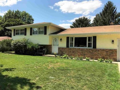 56661 Wedgewood, Elkhart IN  46516-5810 exterior