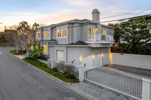 2300 John St, Manhattan Beach, CA 90266-2616