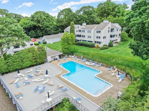 185 Rowayton Woods Dr, Norwalk, CT 06854-3944