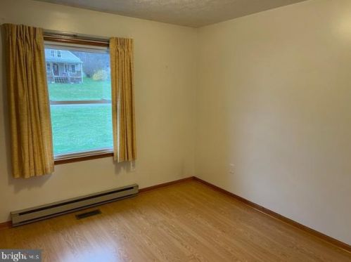 3392 Petersburg Pike, Franklin WV 26807-5635 exterior