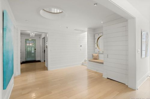 64 Cove Ave, Norwalk CT  06855-2412 exterior