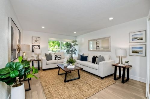 2532 Unicornio St, Carlsbad CA  92009-5327 exterior