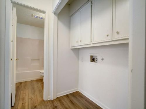 404 Dittmar Rd, Austin TX  78745-7004 exterior