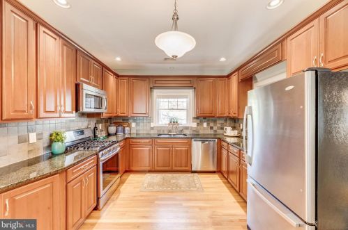 2009 Grace Church Rd, Silver Spring MD 20910-2116 exterior