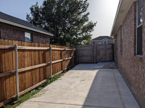 7108 Park Creek Cir, Fort Worth TX  76137-4508 exterior