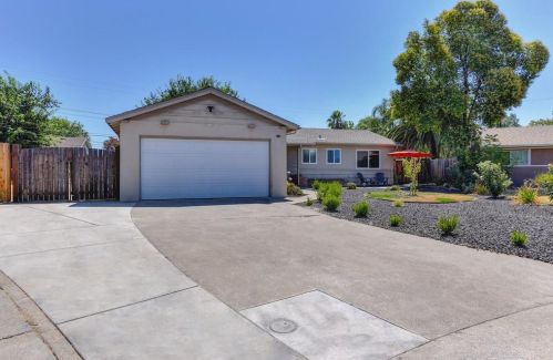 8000 Casuarnia Ct, Citrus Heights, CA 95621-1216