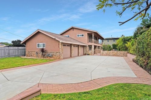 1415 Chestnut Ave, Carlsbad, CA 92008-2610