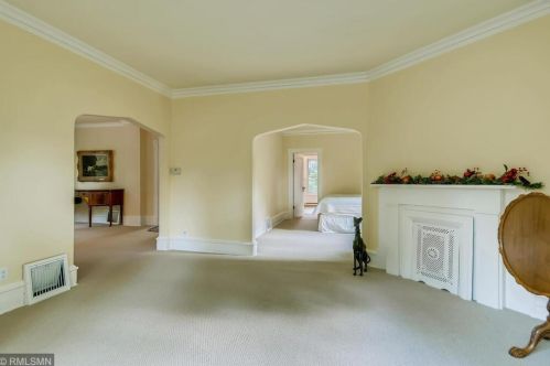 2689 8th Ave, Saint Paul MN  55109-3130 exterior