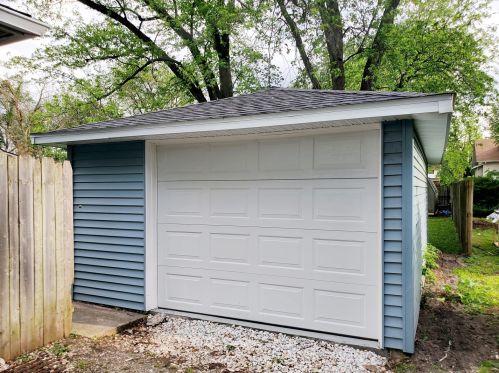 570 2nd Ave, Clifton, IL 60927-9082