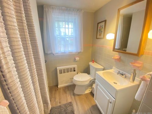 52 Raymond Ter, Norwalk CT  06855-1302 exterior