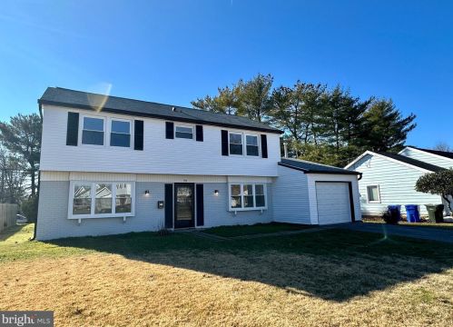 90 Gramercy Ln, Willingboro, NJ 08046-3322