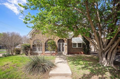 2946 Lipscomb St, Fort Worth TX  76110-3556 exterior