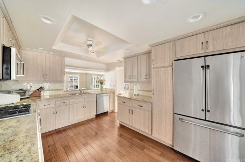 3561 Windspun Dr, Huntington Beach CA  92649-2027 exterior