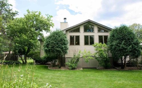 15720 7th Ave, Minneapolis MN  55447-3715 exterior