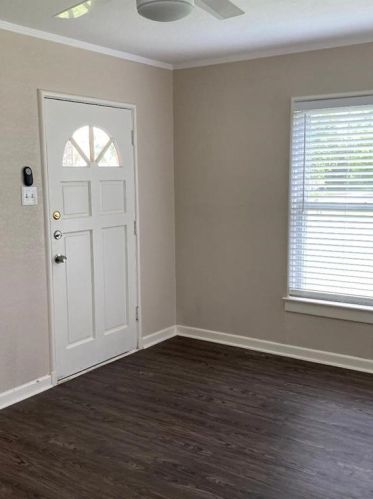 4230 Aero Dr, Dallas, TX 75209-3002