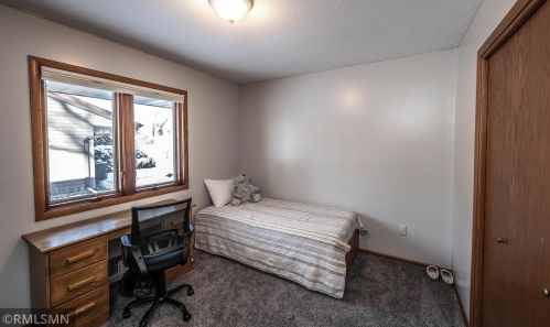 2437 Hillside Rd, Saint Paul MN  55110-5535 exterior