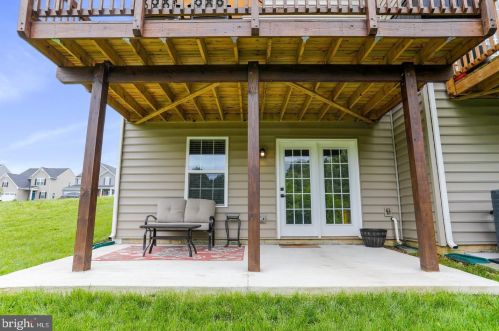 211 Ontario Dr, Falling Waters WV  25419-0059 exterior