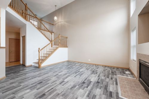 6316 Pond View Dr, Matteson, IL 60443-2498
